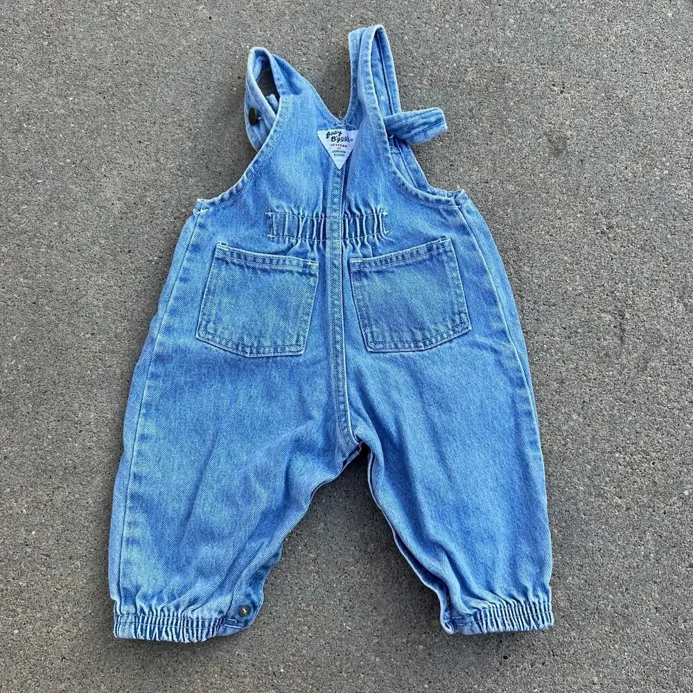 Oshkosh B’Gosh vestbak bubble hem v yoke overalls 6/9MO